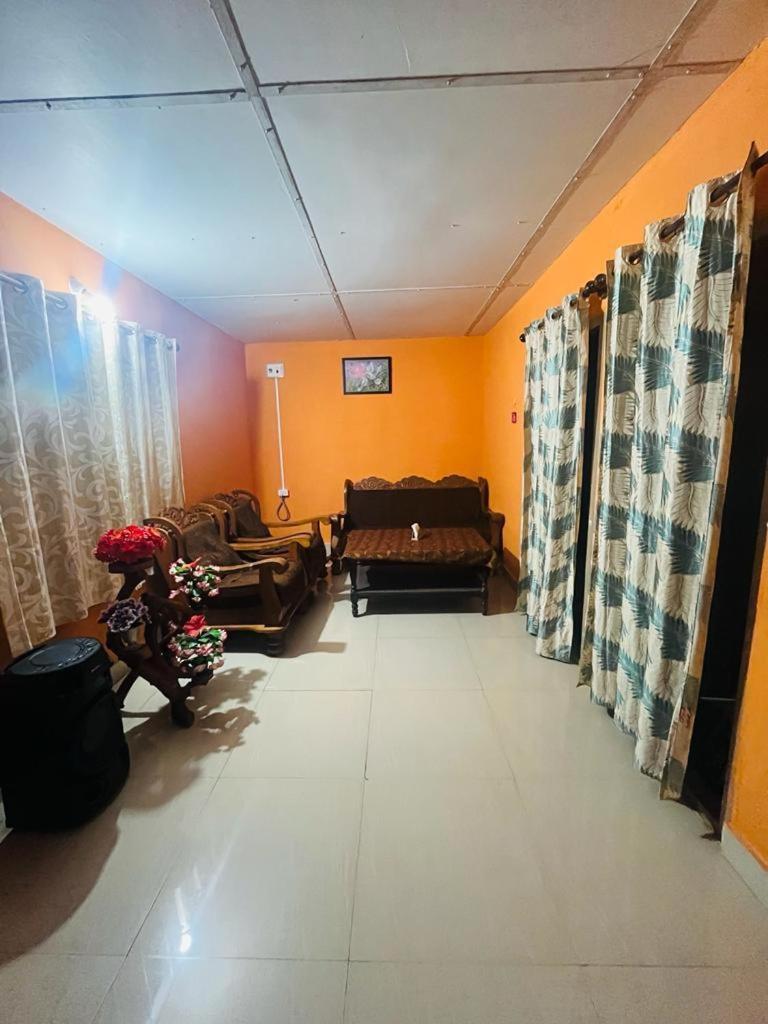 Preetham Homestay Kushālnagar Exteriör bild