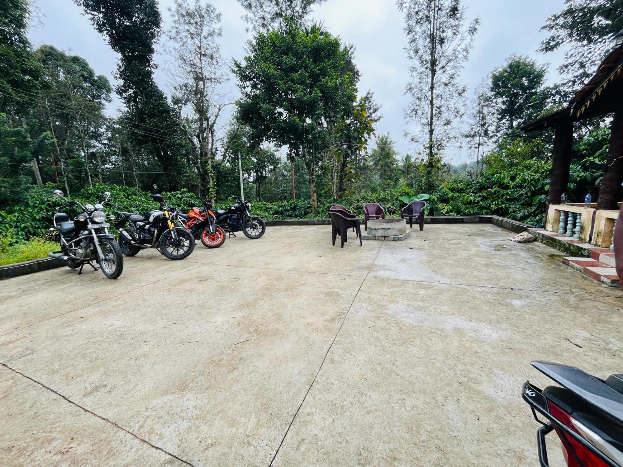 Preetham Homestay Kushālnagar Exteriör bild